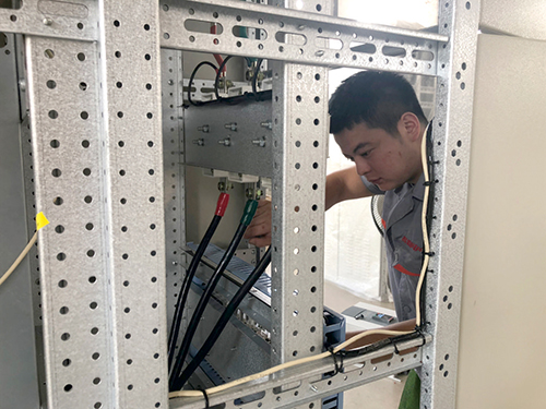 得润电气 开关柜厂家 电话:400-0551-777 qq:3176885416 得润电气 开关柜厂家 电话:400-0551-777 qq:3176885416