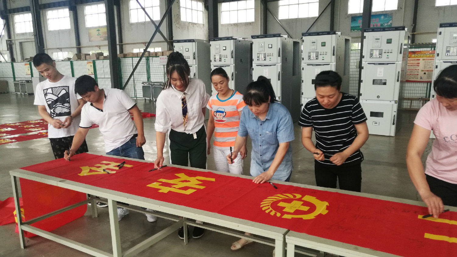 安徽得润电气 成套高低压开关柜厂家 电话:400-0551-777 qq:3176885416 安徽得润电气 成套高低压开关柜厂家 电话:400-0551-777 qq:3176885416